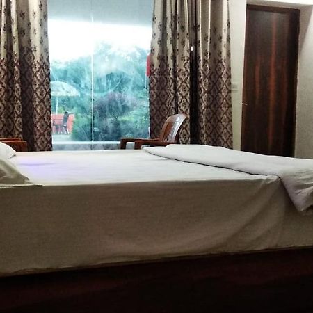 Hotel Radha Rani Mahal Khajurāho Esterno foto