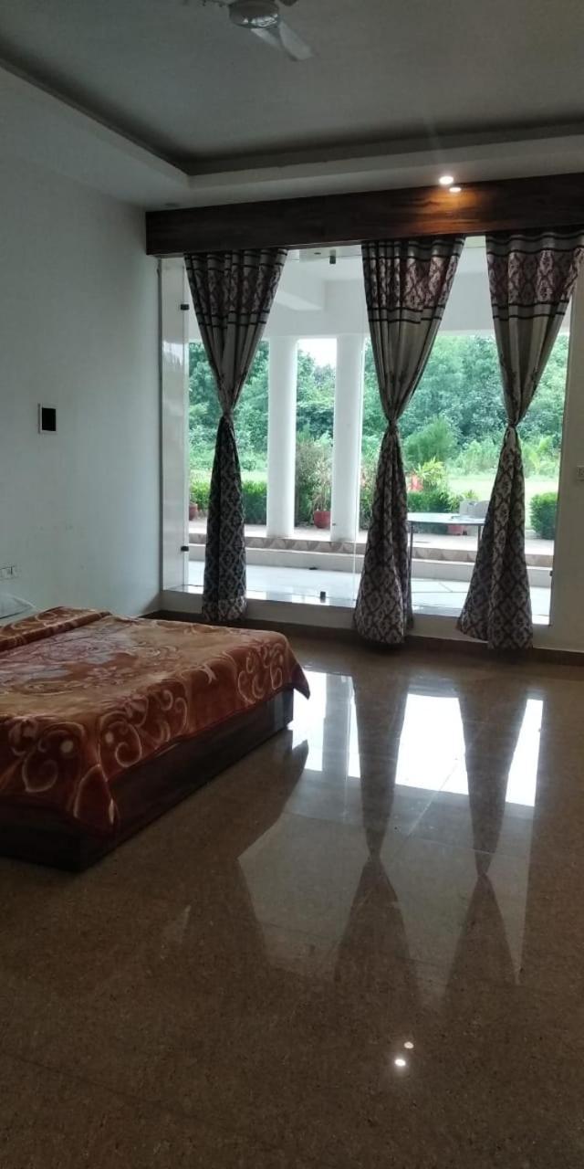 Hotel Radha Rani Mahal Khajurāho Esterno foto