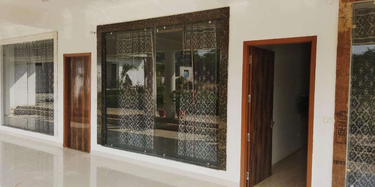 Hotel Radha Rani Mahal Khajurāho Esterno foto